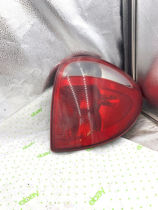 96 97 98 99 00 DODGE CARAVAN Tail Light Assembly Right passenger side