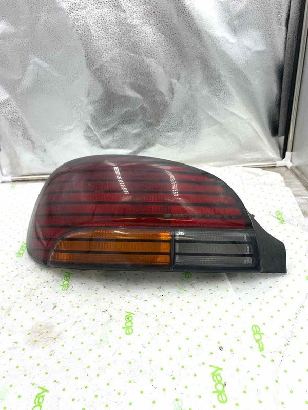 96 97 98 PONTIAC GRAND AM Tail Light Assembly Left driver side
