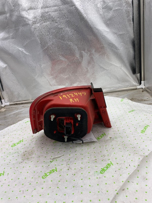 06 07 08 VW PASSAT Tail Light Assembly Right passenger side