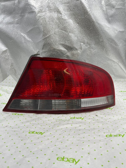01 02 03 04 05 06 CHRYSLER SEBRING Tail Light Assembly Right passenger