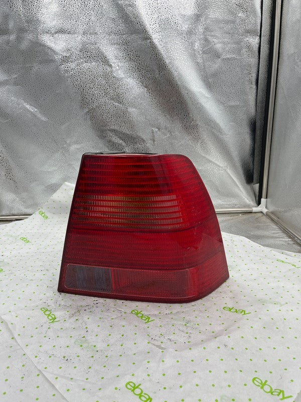 99 00 01 02 03 JETTA EXCEPT GLI Tail Light Assembly Right passenger si