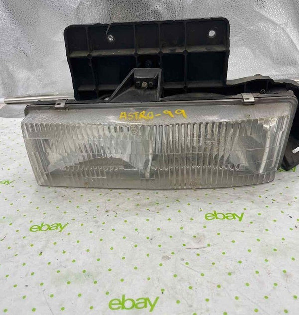 95 96 97 98 99 00 01 02 03 04 05 CHEVY ASTRO Headlamp Assembly Left