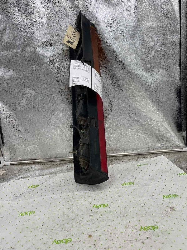 88 89 90 91 92 93 TOYOTA COROLLA Tail Light Assembly Right passenger s