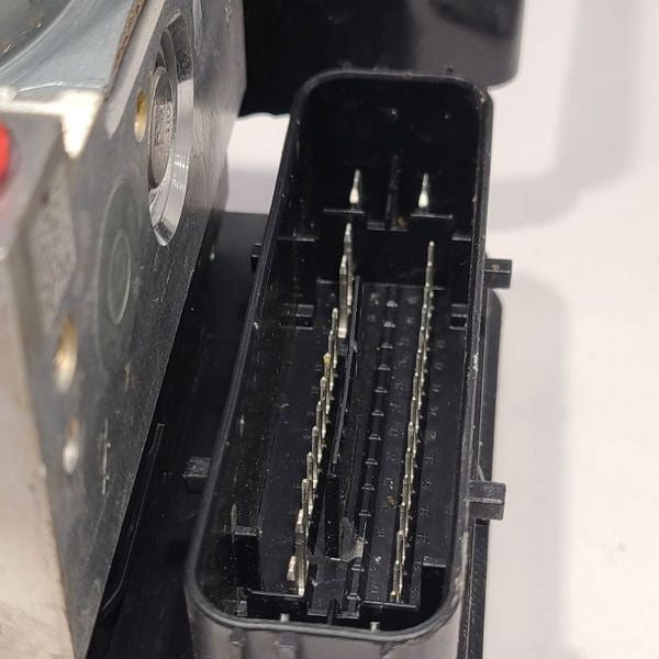 2016-2018 Ford Focus ABS Anti-Lock Brake Pump Module Assembly