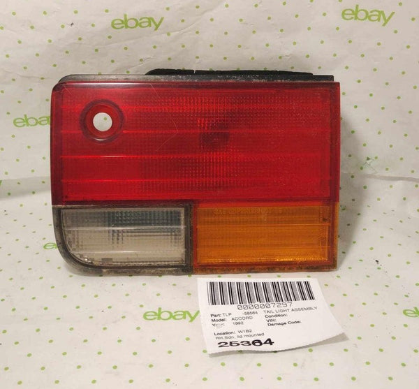 92 93 HONDA ACCORD Tail Light Assembly Right