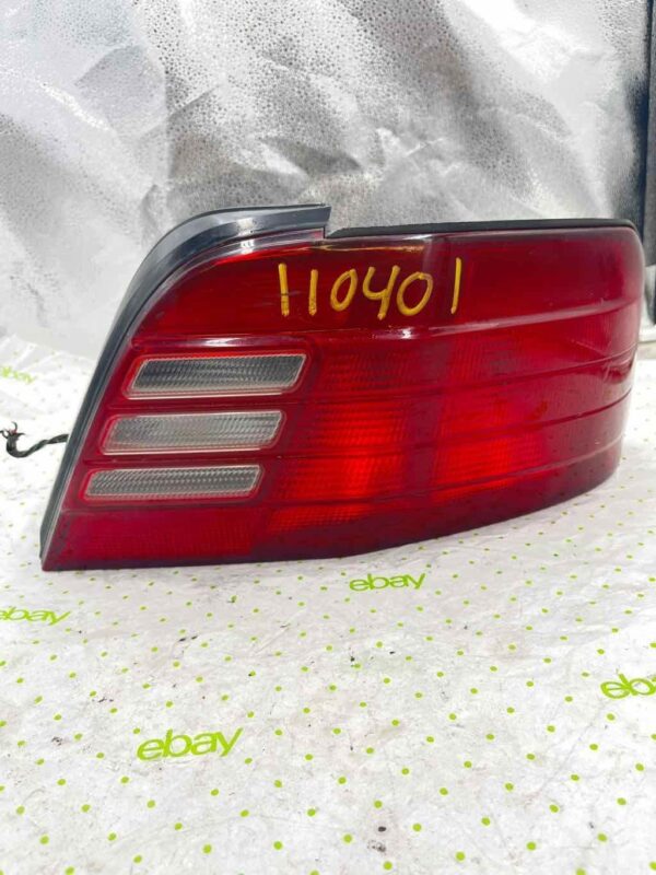 99 00 01 MITSUBISHI GALANT Tail Light Assembly Right pasenger side