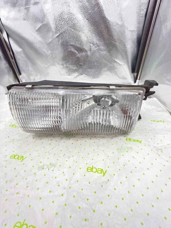 91 92 93 94 95 96 CHEVY CAPRICE Headlamp Assembly Right passenger side